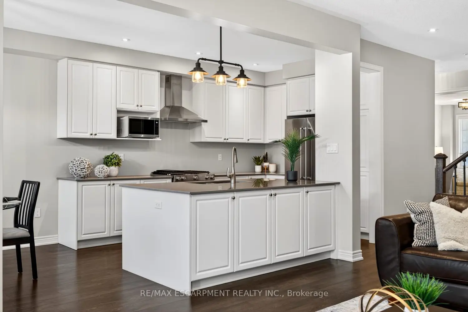 225 Skinner Road photo 4