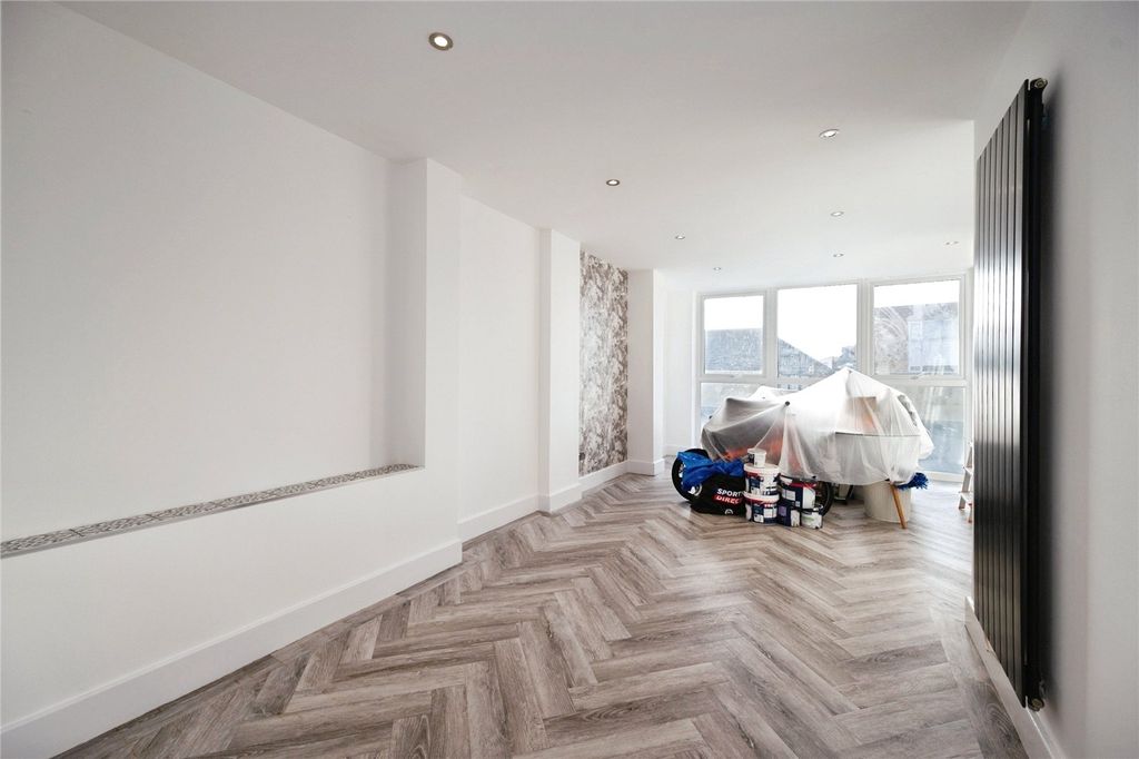 Additional image 5 of 2 bed maisonette for saleCreek Road, Hayling Island, Hampshire PO11