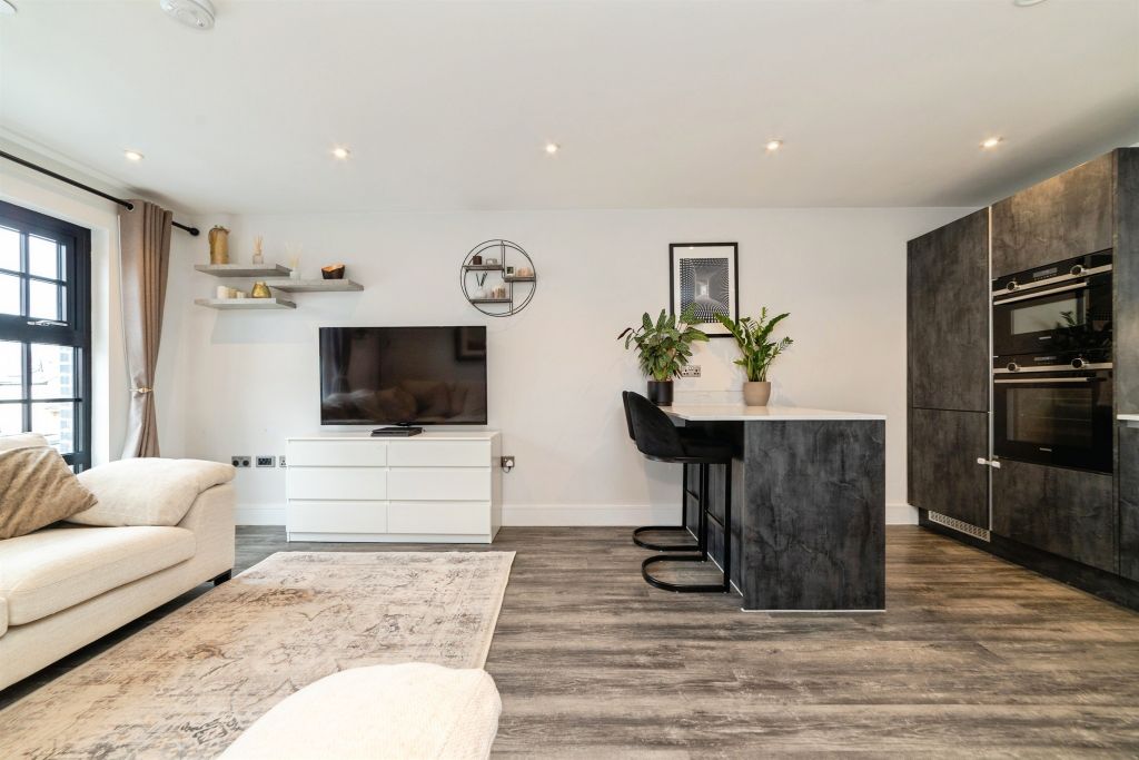 Additional image 9 of 2 bed flat for saleBircherley Green, Hertford SG14