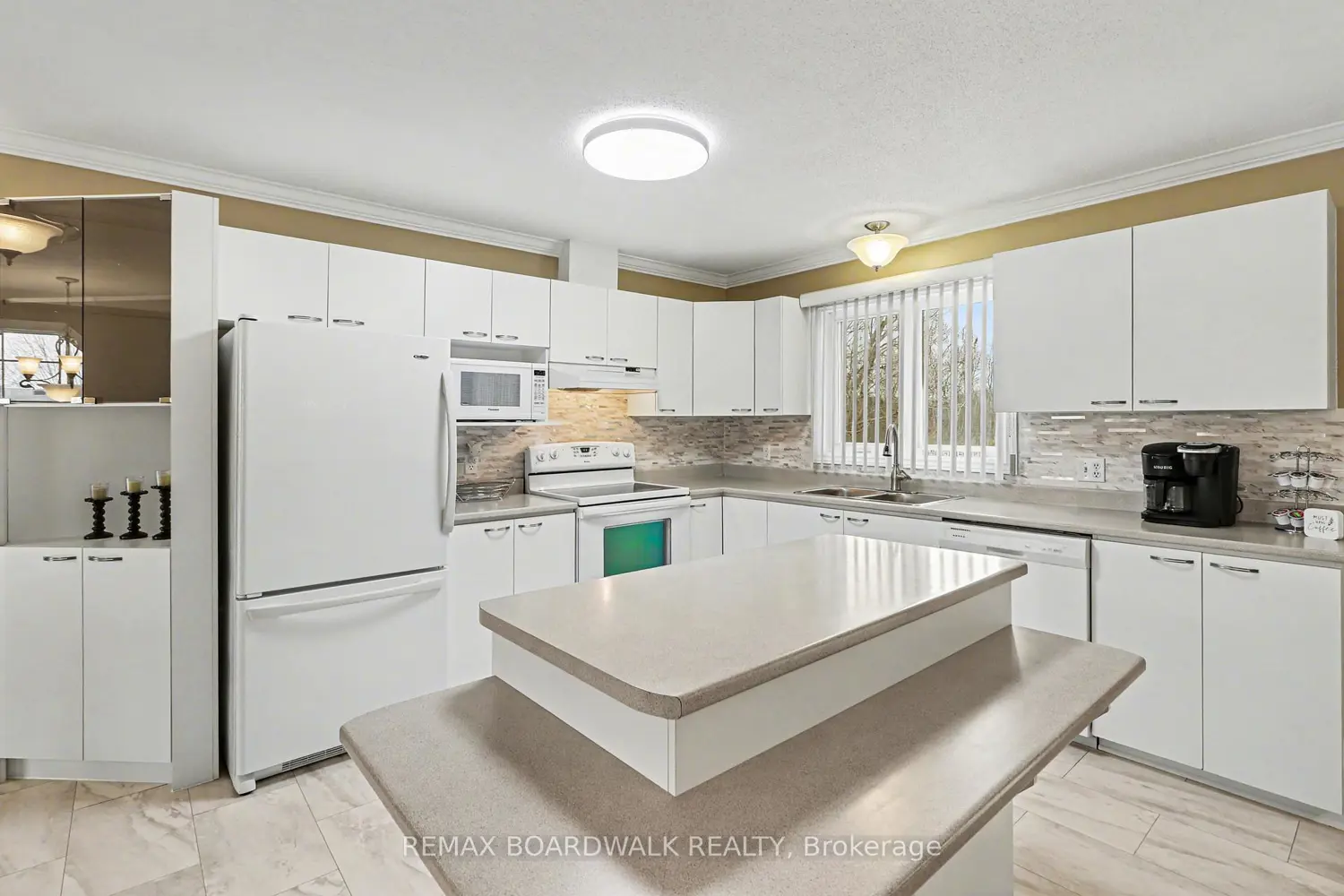 12 Sauve Terrace photo 3
