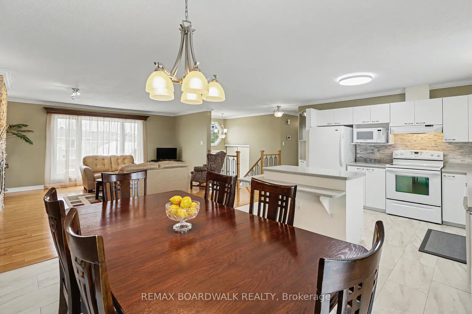 12 Sauve Terrace photo 4