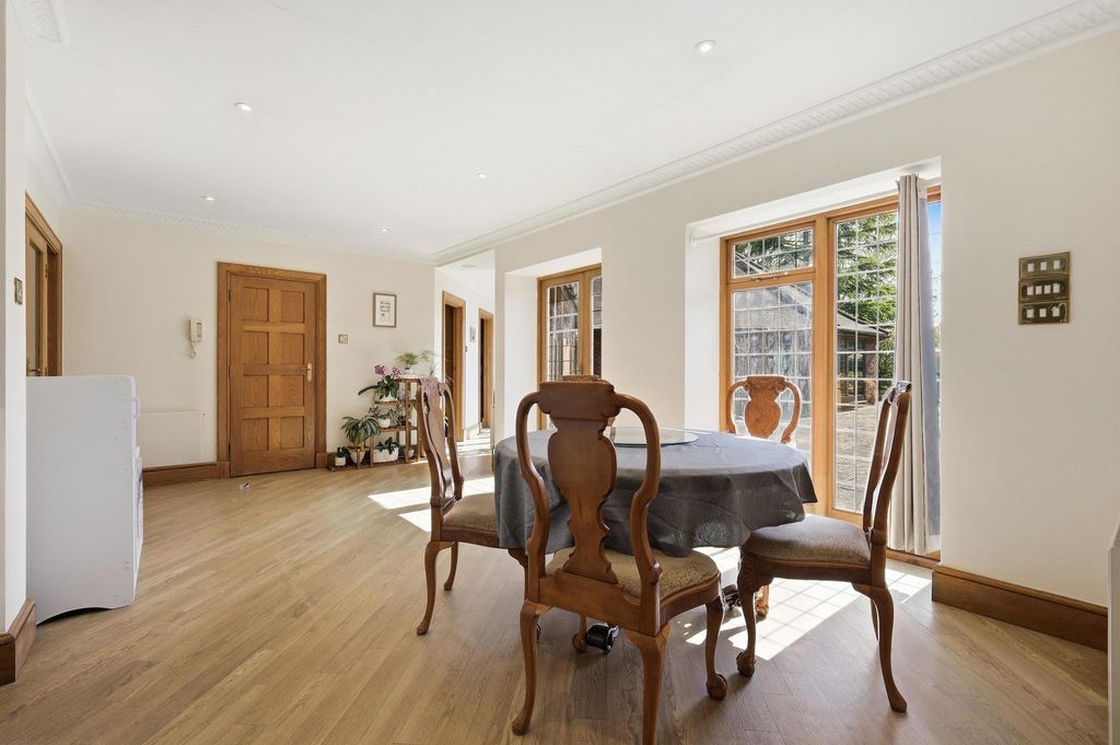 Additional image 16 of 6 bed detached house for saleWest Common Close, Harpenden AL5