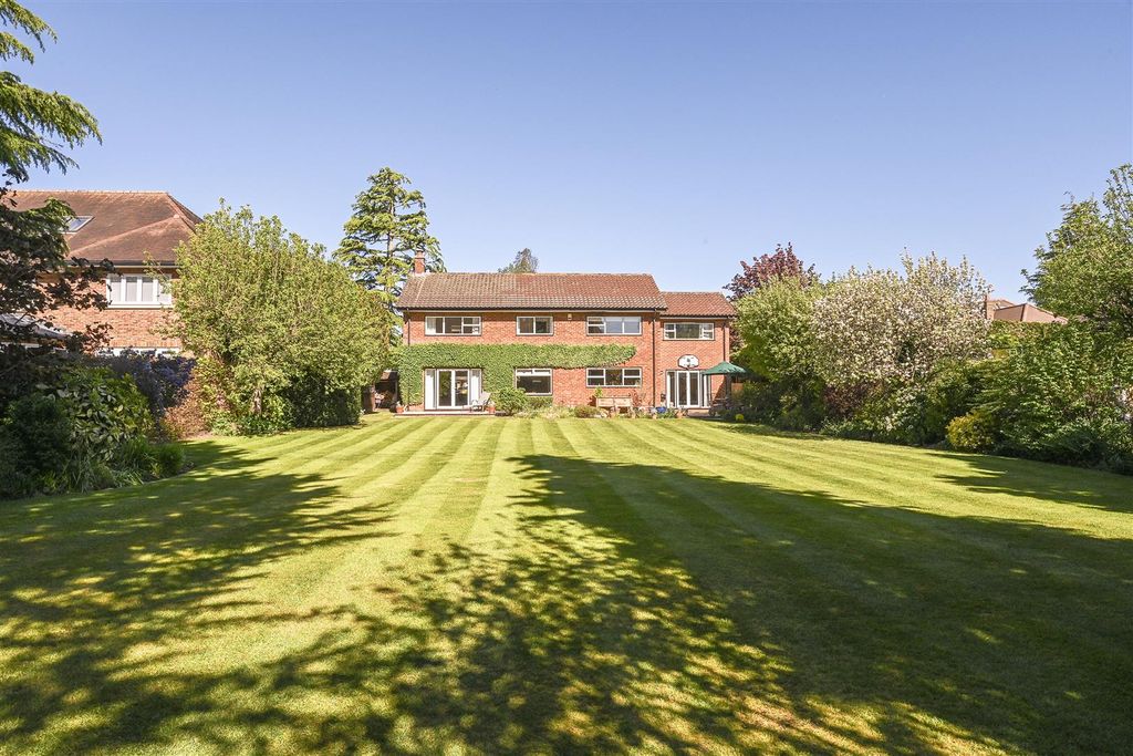 Additional image 12 of 5 bed detached house for saleThe Uplands, Harpenden AL5