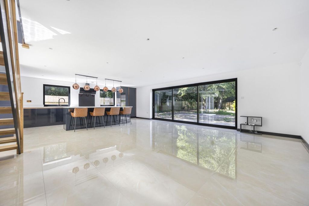 Additional image 8 of 5 bed detached house for saleMakins Road, Henley-On-Thames RG9