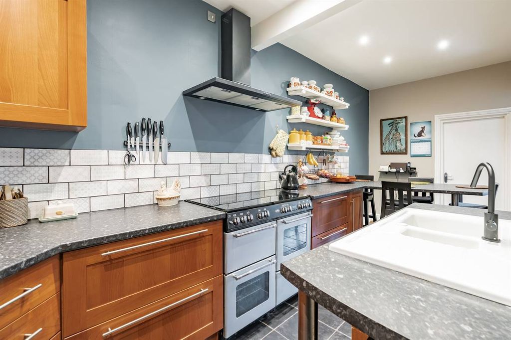 Additional image 8 of 2 bed flat for saleCentral Parade, Herne Bay CT6
