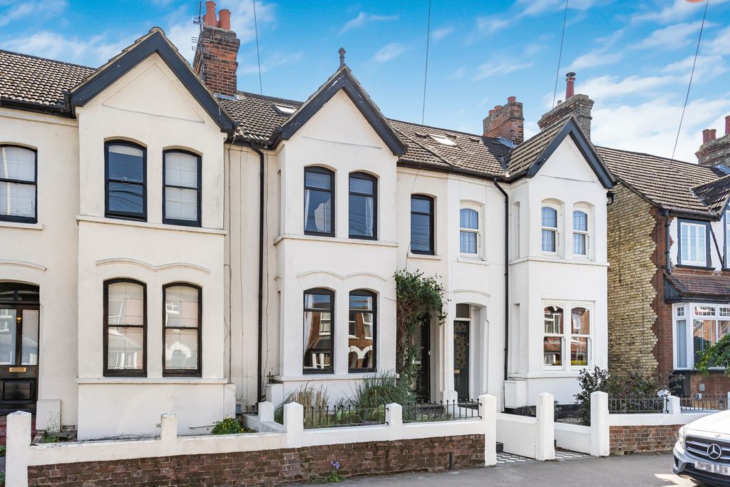 4 bed terraced house for saleBearton Road, Hitchin SG5