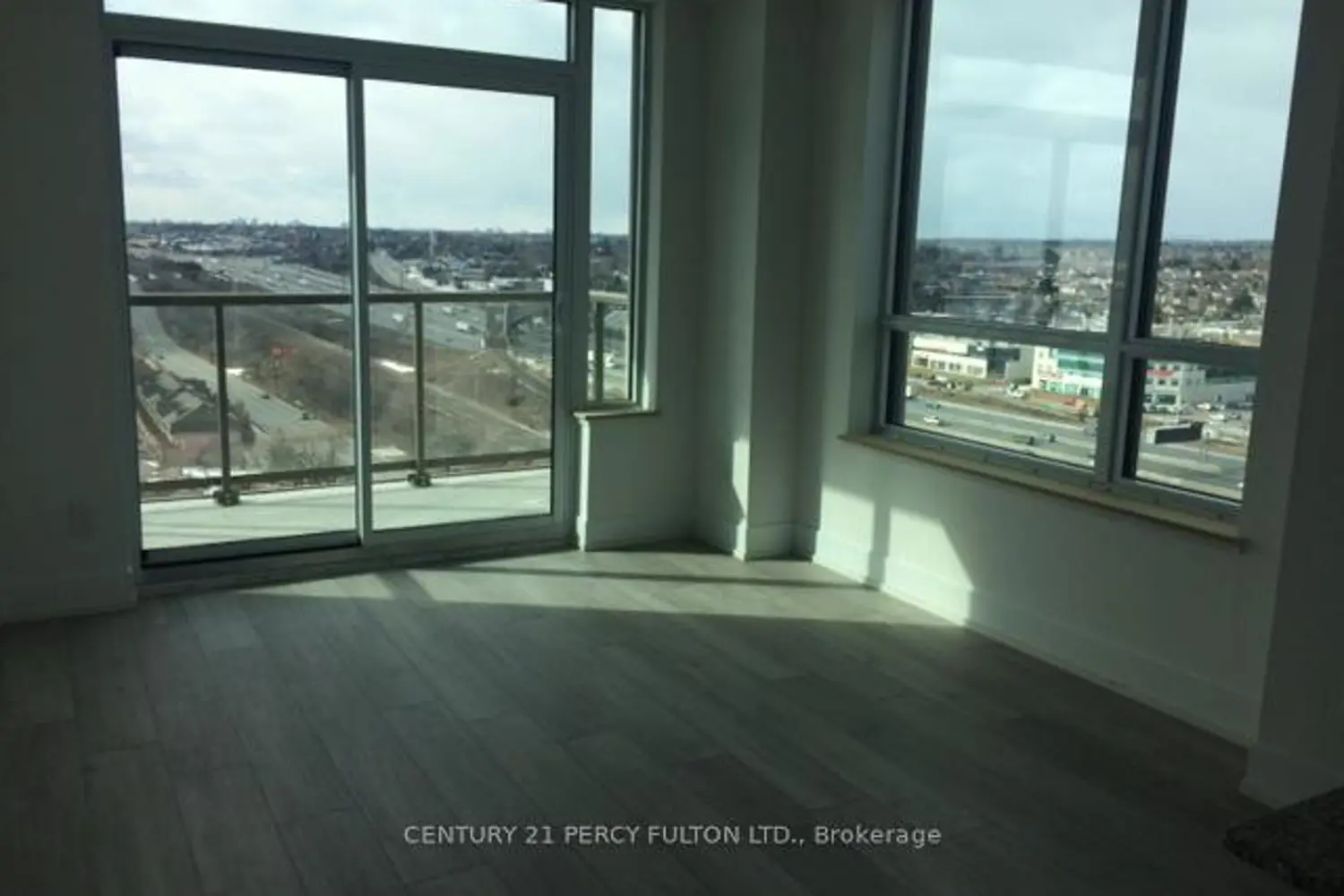 Additional image 14 of 1215 Bayly Street 1409