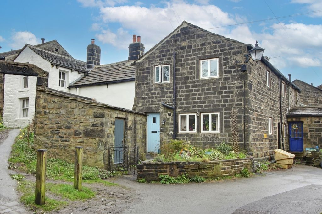 3 bed semi-detached house for saleNorthgate, Heptonstall, Hebden Bridge HX7