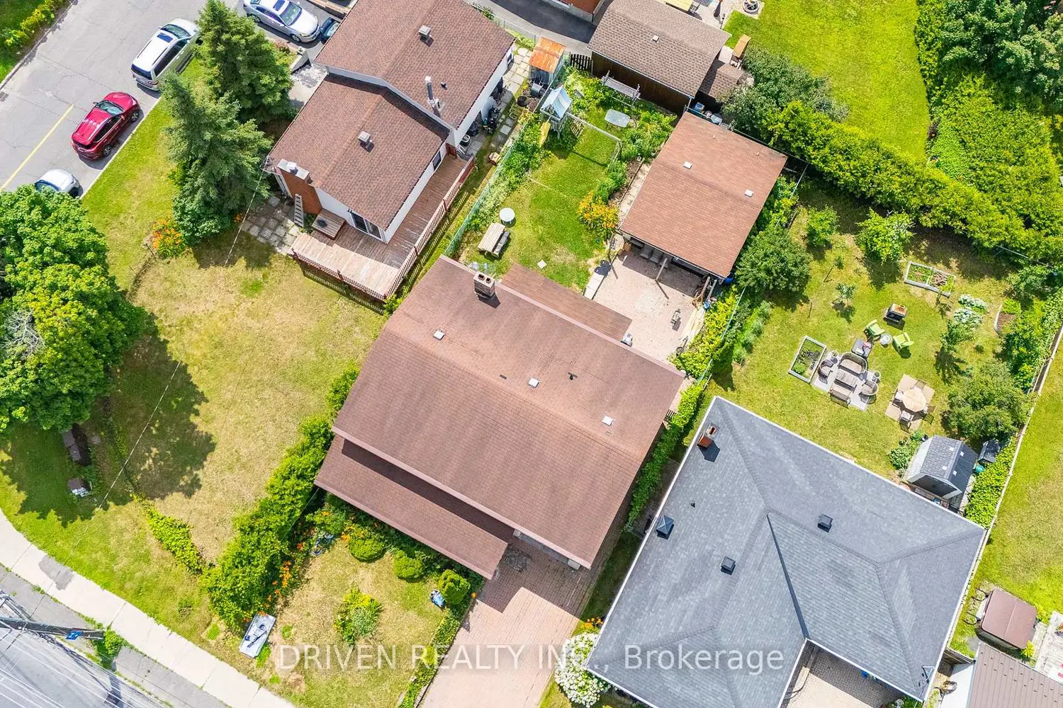 876 Pinecrest Road