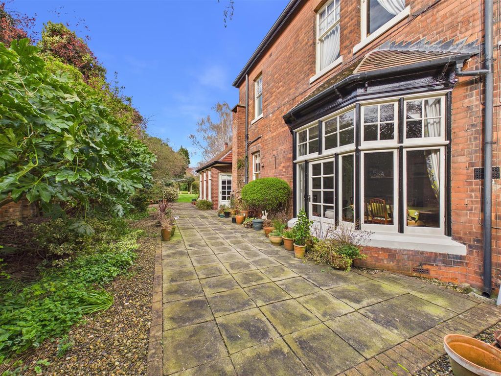 Additional image 23 of 5 bed semi-detached house for saleDavenport Avenue, Hessle HU13