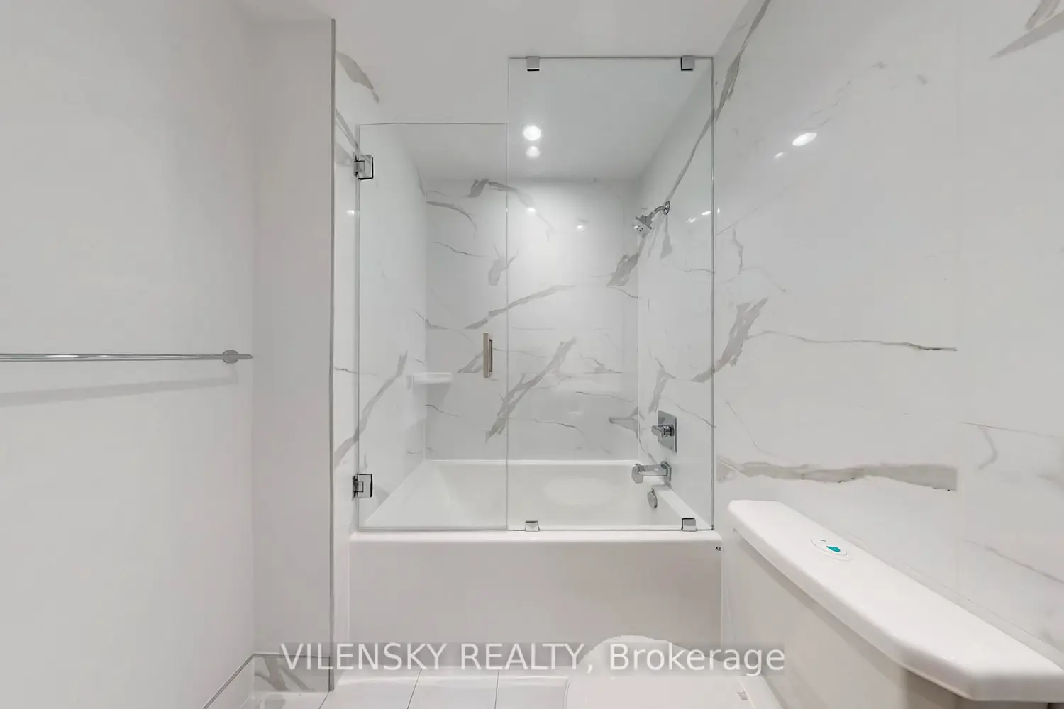 120 Harrison Garden Boulevard 825 photo 2