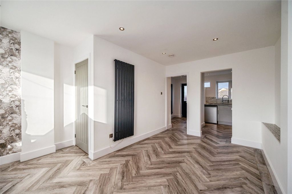 Additional image 4 of 2 bed maisonette for saleCreek Road, Hayling Island, Hampshire PO11
