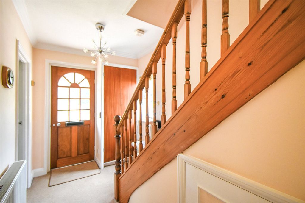 Additional image 15 of 3 bed detached house for saleReading Road, Hook, Hampshire RG27