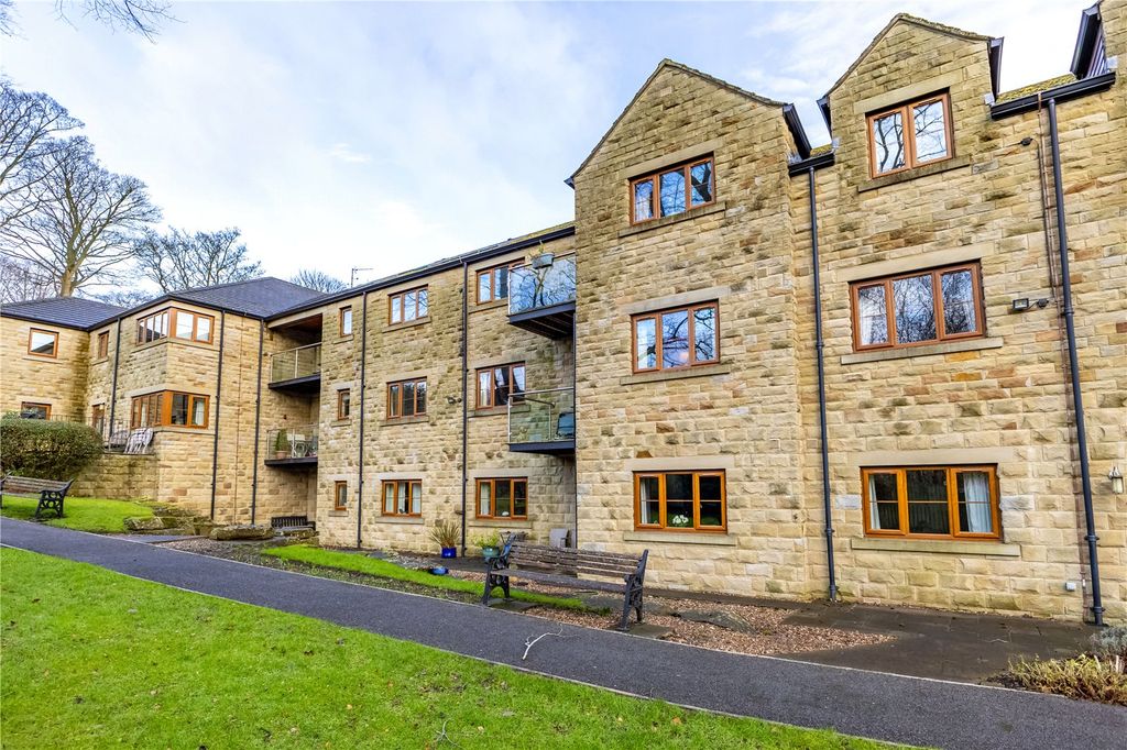 2 bed flat for saleHolme Valley Court, 163 Huddersfield Road, Thongsbridge, Holmfirth HD9