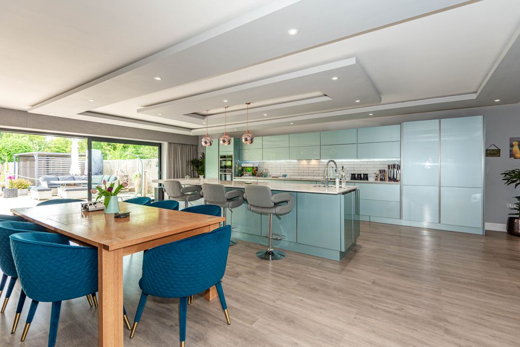 Additional image 13 of 4 bed detached house for saleAvenue Road, Dobbs Weir, Hoddesdon EN11