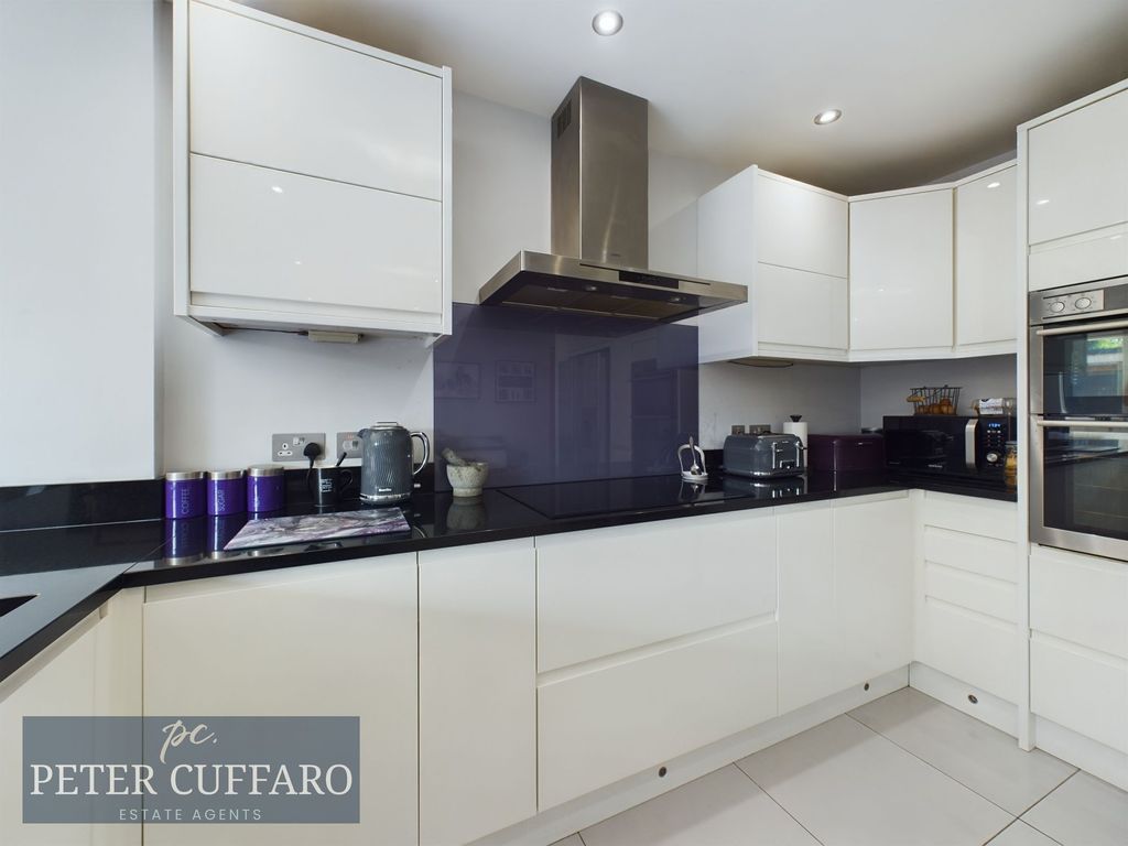 Additional image 10 of 5 bed semi-detached house for saleDanemead, Hoddesdon EN11