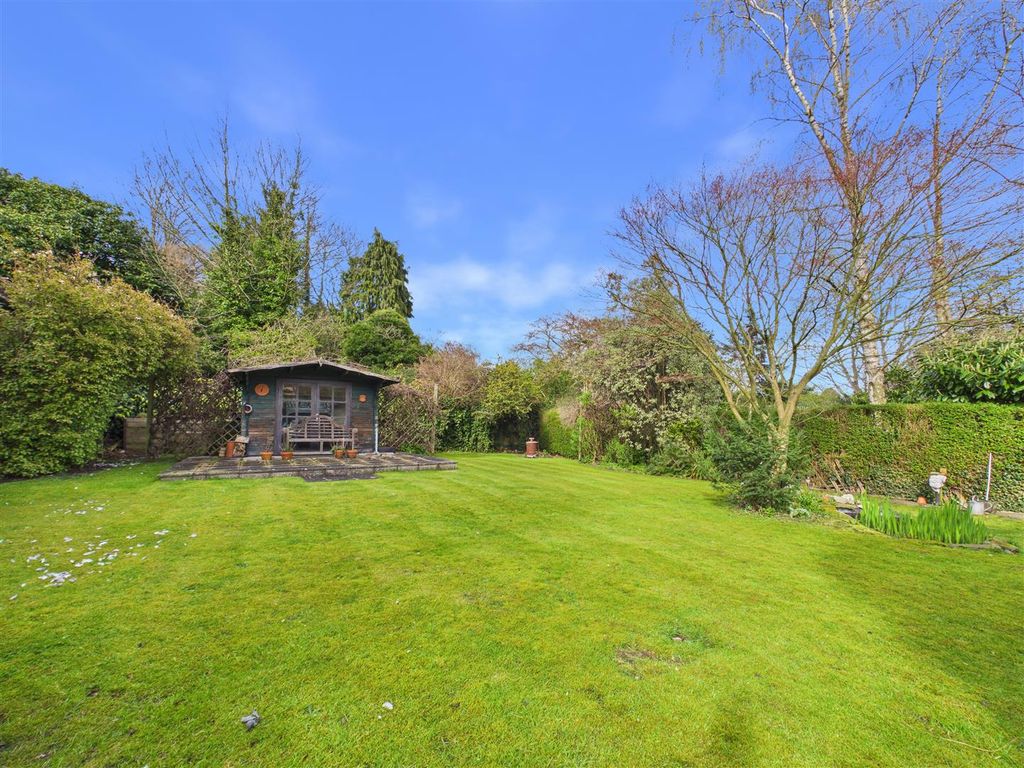 Additional image 24 of 5 bed semi-detached house for saleDavenport Avenue, Hessle HU13