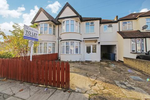 Alicia Gardens, Kenton, Harrow HA3