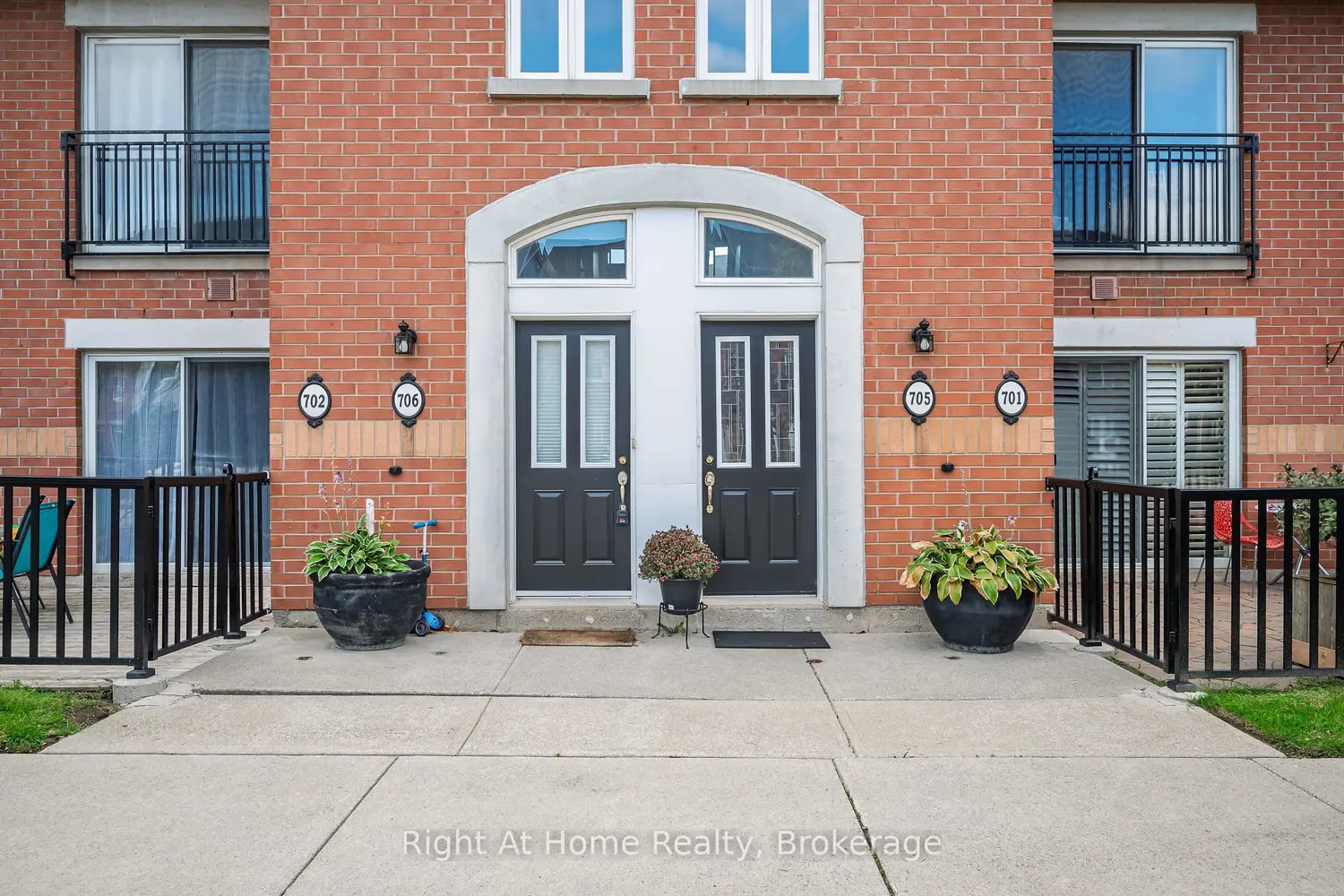 1701 Lampman Avenue 706 photo 5