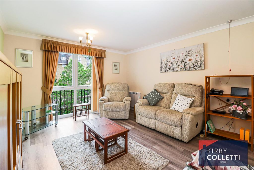 Additional image 4 of 2 bed flat for saleBrocket Road, Hoddesdon EN11