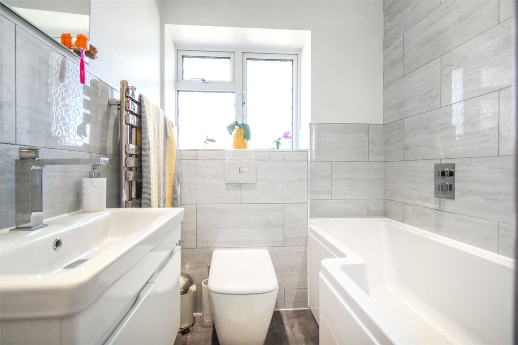 Additional image 8 of 3 bed terraced house for saleCompass Field, Hook, Hampshire RG27