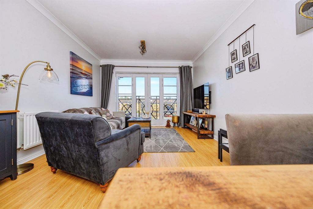 Additional image 11 of 2 bed flat for saleStationers Place, Hemel Hempstead HP3