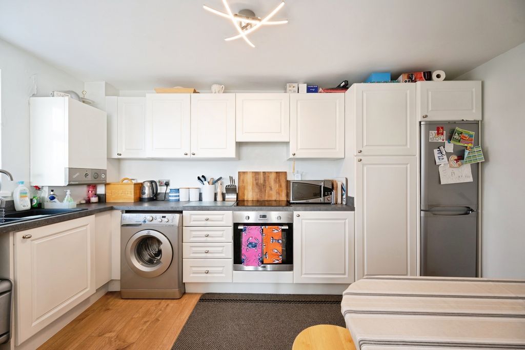 Additional image 4 of 2 bed flat for saleAcasta Court, 188 Southwood Road, Hayling Island, Hampshire PO11