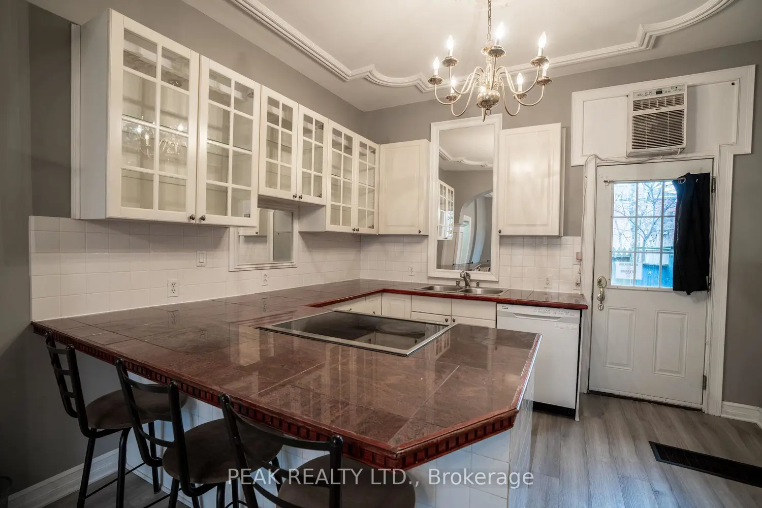 127 East Avenue photo 3