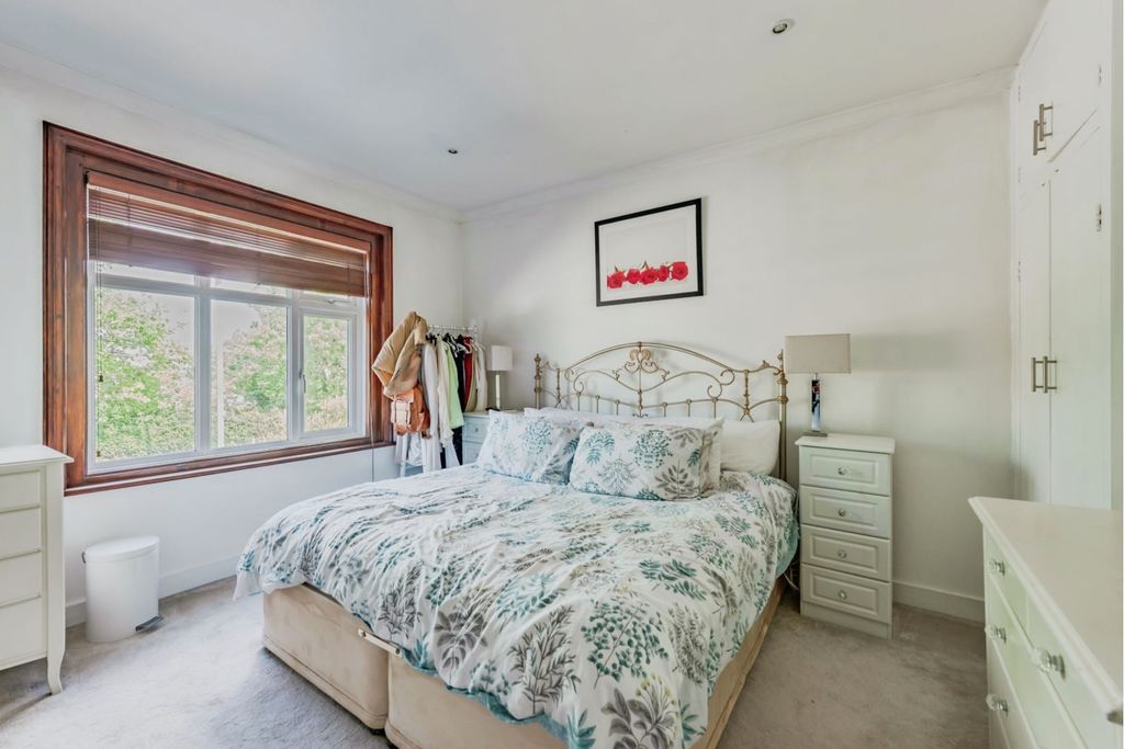 Additional image 25 of 2 bed flat for saleBrighton Road, Horley RH6