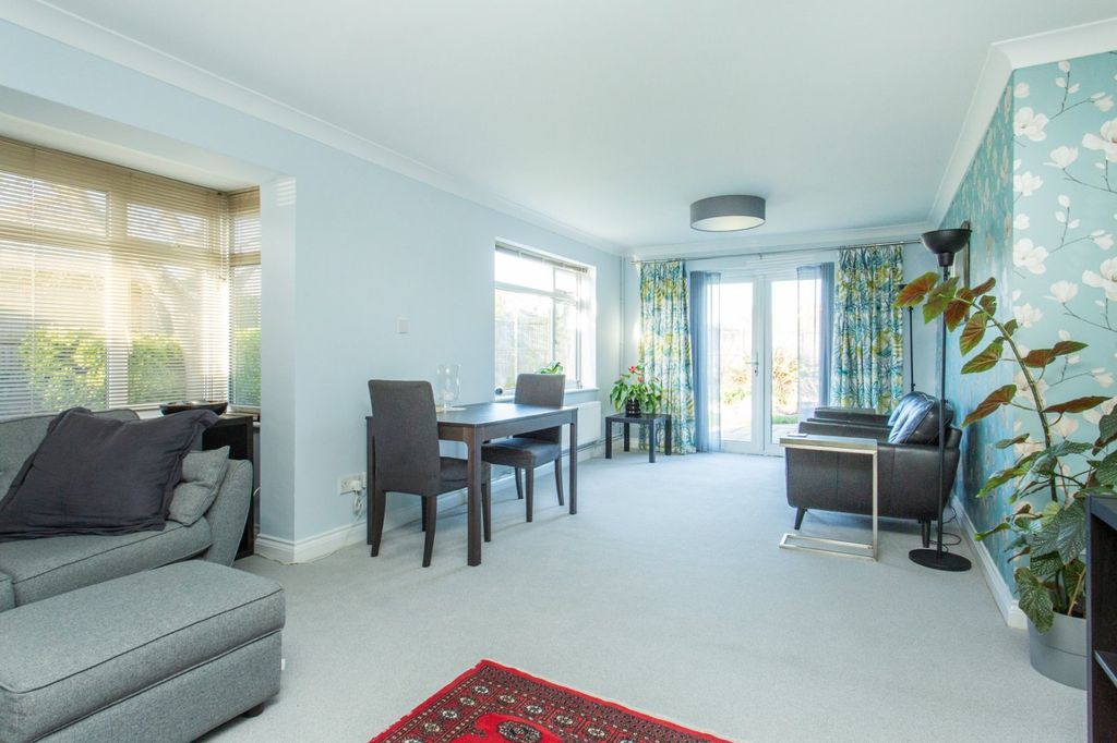 5 bed detached house for saleRidgeway Cliff, Herne Bay, Kent CT6 photo 3