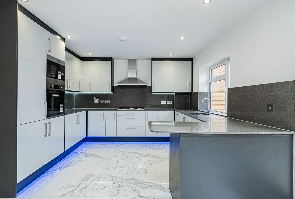 Additional image 5 of 5 bed bungalow for saleWaverley Close, Hayes UB3