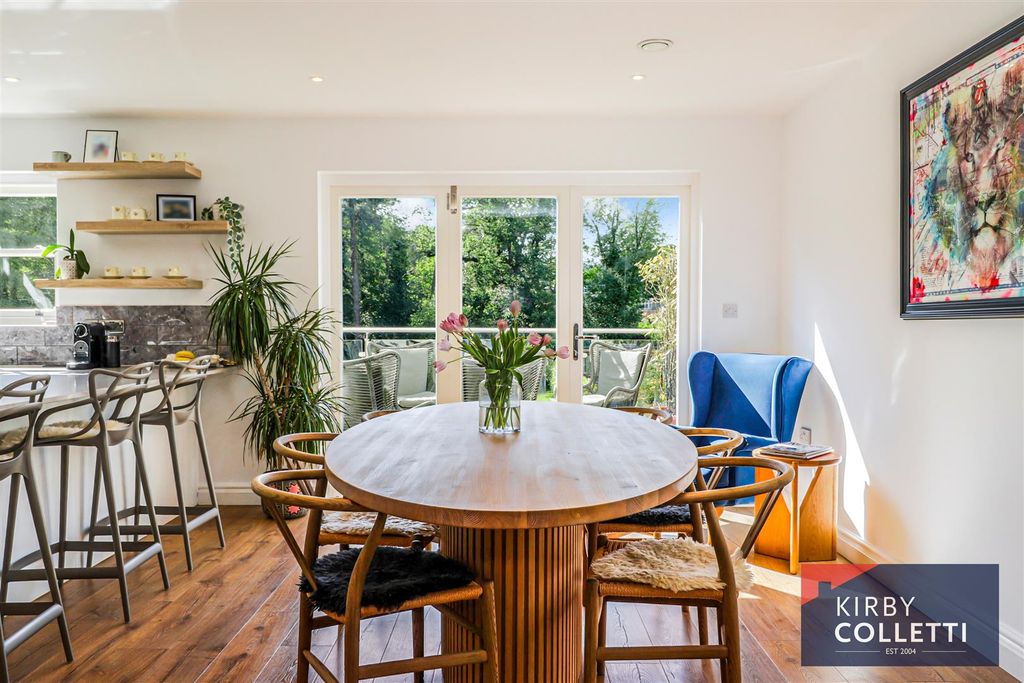 Additional image 22 of 5 bed detached house for saleWoodlands Drive, Hoddesdon EN11