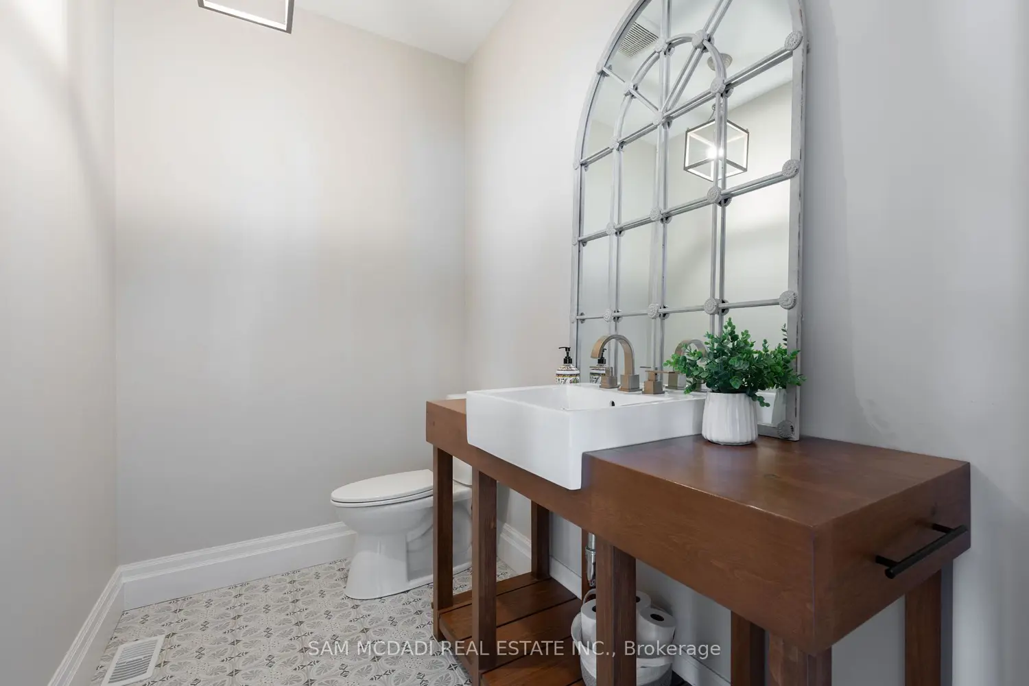 1096 Westbrook Road photo 3