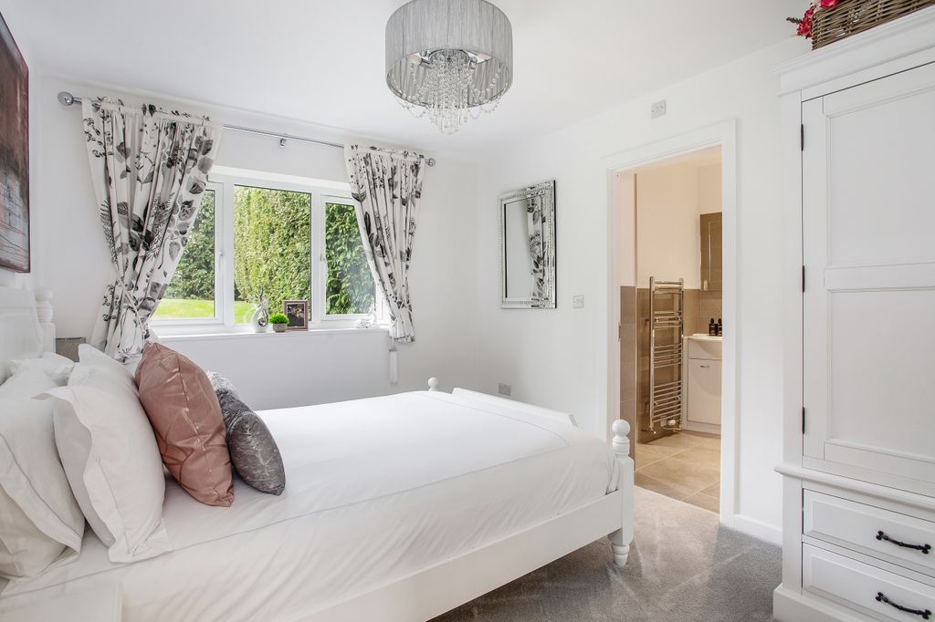 Additional image 11 of 5 bed detached house for saleHigh Road, Waterford, Hertford SG14