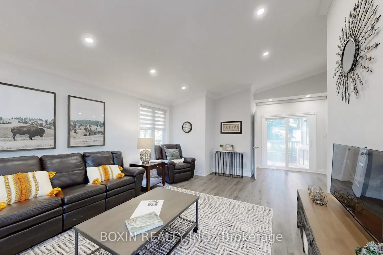 4845 North Service Road photo 4