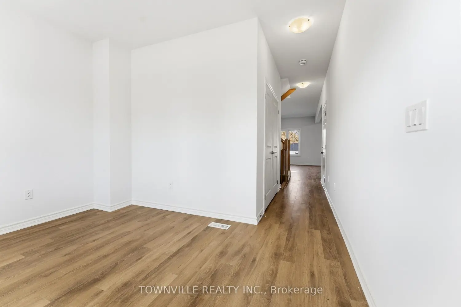 9 Bradden Crescent photo 5