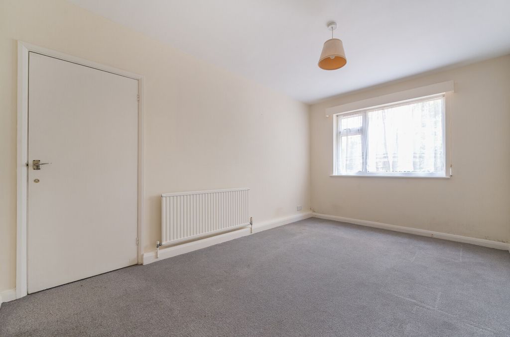 Additional image 11 of 2 bed flat for saleHindhead, Surrey GU26