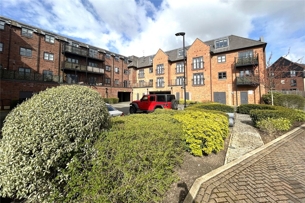 Additional image 9 of 1 bed flat for saleCarter Court, Hook, Hampshire RG27