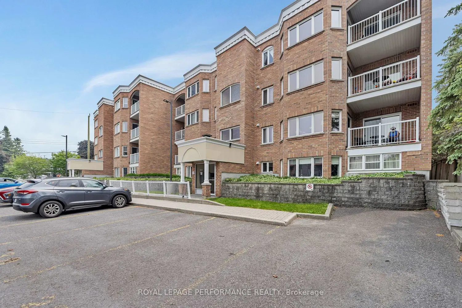 1921 St Joseph Boulevard 203