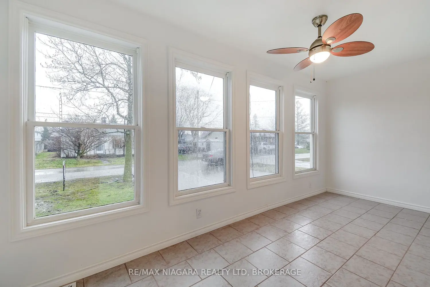 71 Joseph Street photo 3