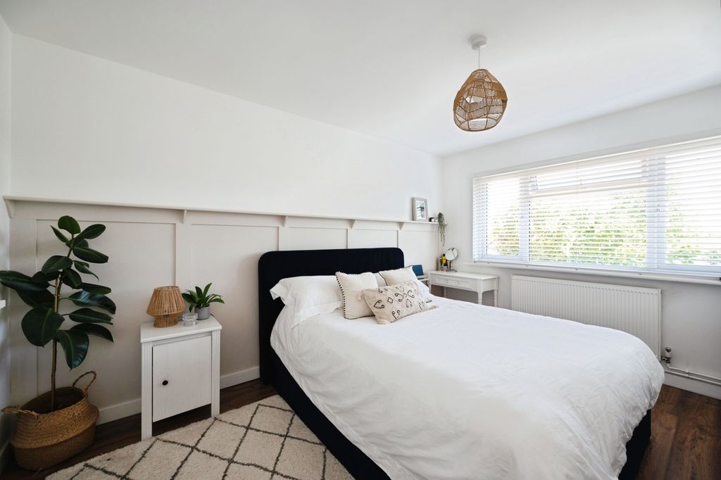 Additional image 7 of 2 bed flat for saleSouthwood Road, Hayling Island, Hampshire PO11