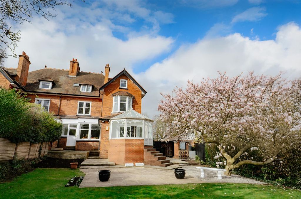 Additional image 5 of 6 bed semi-detached house for saleFerriby Road, Hessle HU13
