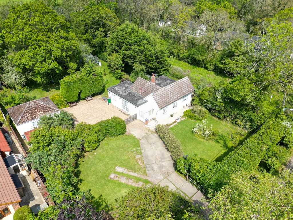 3 bed detached bungalow for saleBeckney Avenue, Hockley SS5