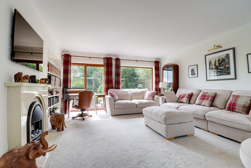Additional image 3 of 4 bed detached house for saleHighclere Drive, Hemel Hempstead HP3