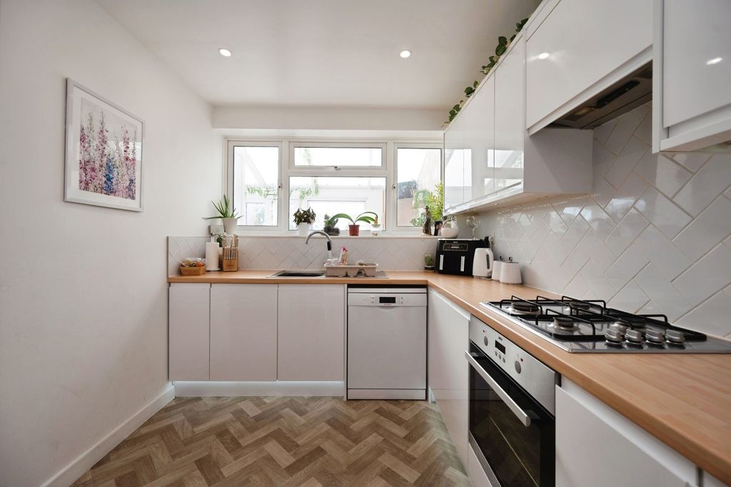 Additional image 14 of 3 bed maisonette for saleRails Lane, Hayling Island, Hampshire PO11