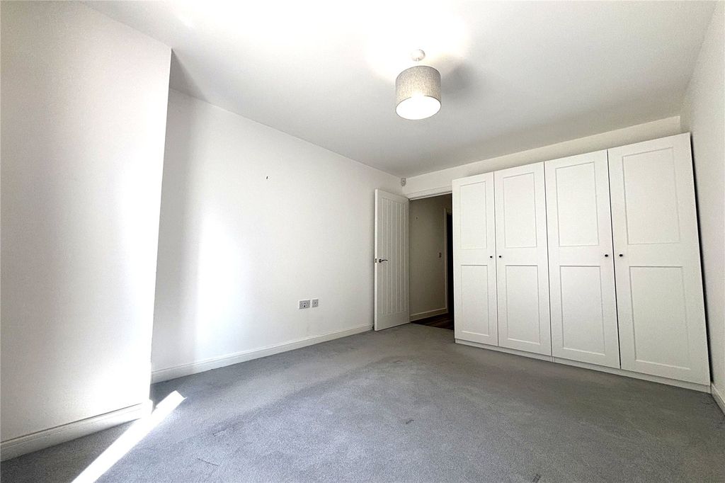 Additional image 5 of 1 bed flat for saleStation Road, Hook, Hampshire RG27
