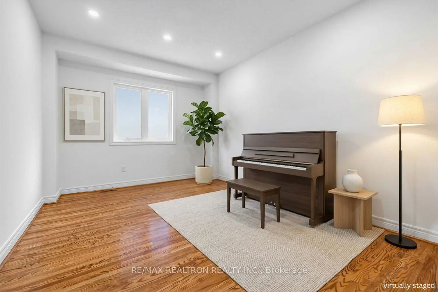 Additional image 9 of 10 Macrill Road