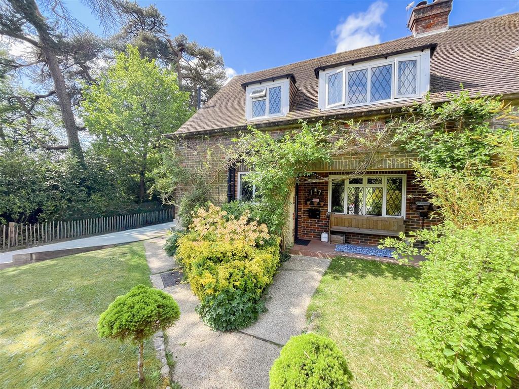 3 bed semi-detached house for saleCherwell Road, Heathfield TN21