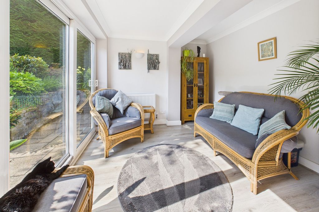 Additional image 4 of 6 bed detached house for saleAstley Road, Hemel Hempstead HP1