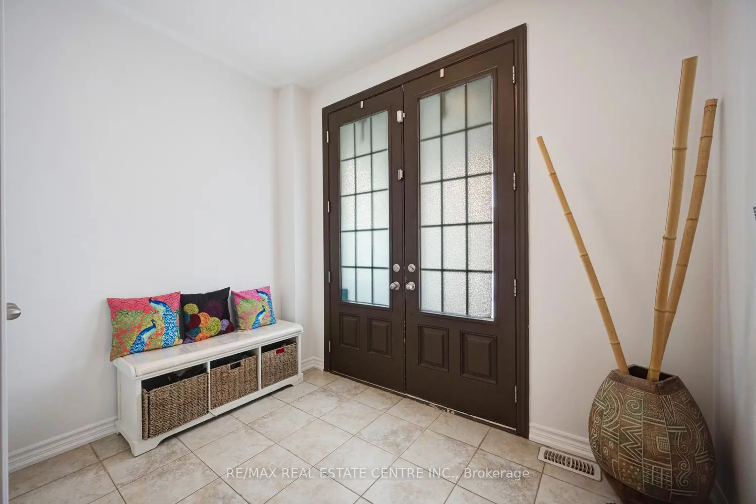 19 Mediterranean Crescent photo 4